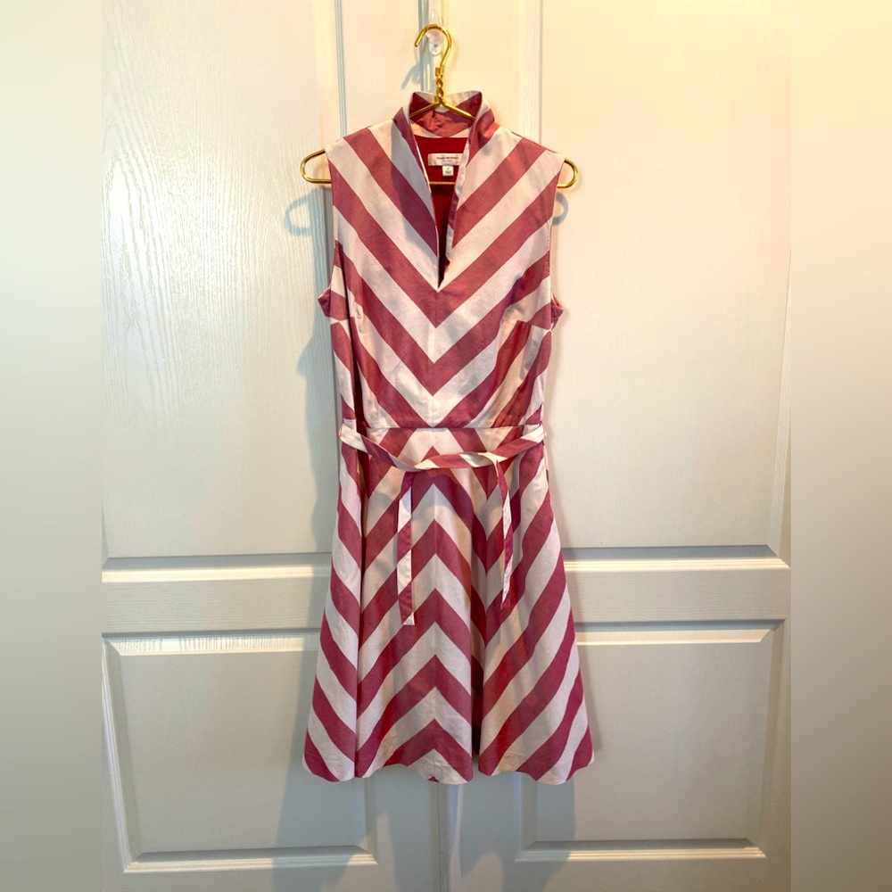 Isaac Mizrahi Full Skirt Sleeveless Dress 16 but fits like a 12